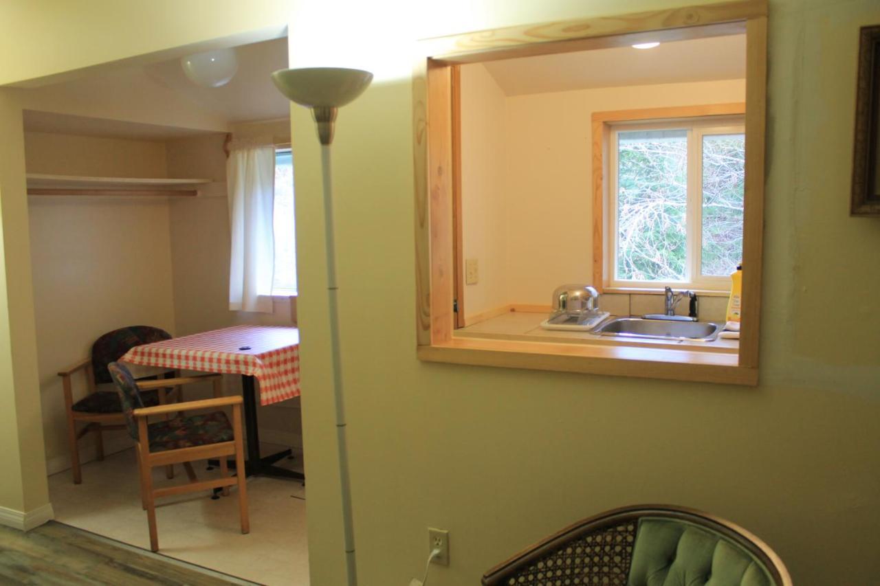 Orca Inn Alert Bay ภายนอก รูปภาพ